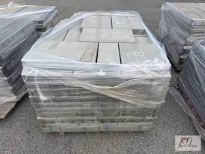 lot 1180 image: Pallet of mixed size concrete paver...