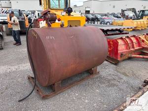 lot 1289 image: Diesel fuel tank with electric pump...