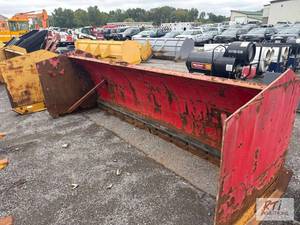 lot 1302 image: 12 X 4 bucket mount snow pusher...
