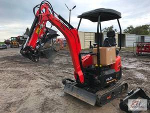 lot 2 image: TPM Industrial TPM-20K mini excavat...
