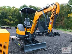 lot 4 image: Future FT30P mini excavator, 20in d...