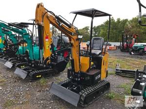 lot 16 image: CF Industry H13R mini excavator, 16...
