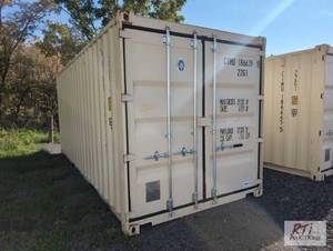 lot 17 image: 20ft shipping container, one time u...