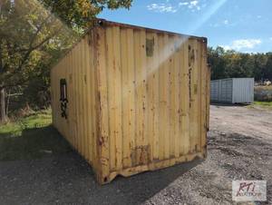 lot 26 image: 20ft shipping container, used, cont...