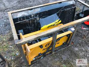 lot 36 image: AGT 680 hydraulic hammer for skid l...