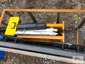 lot 39 image: AGT 680 hydraulic hammer for skid l...