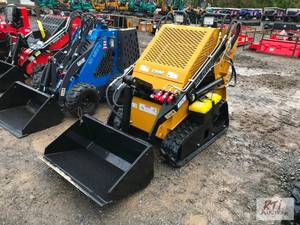 lot 55 image: AGT MXCRT23 mini skid track loader ...