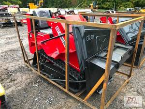 lot 70 image: AGT SDA-140T ride on tracked mini s...