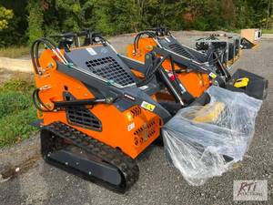 lot 73 image: LandHonor T460 track skid loader, 4...