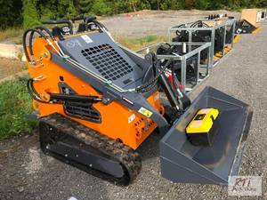 lot 76 image: LandHonor T460 track skid loader, 4...