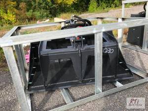 lot 91 image: LandHonor 44in grapple bucket for m...