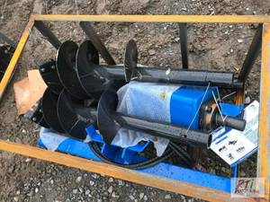 lot 106 image: Hydraulic post hole digger with 18i...