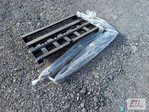 lot 145 image: Mini skid loader light duty 35in pa...