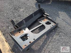 lot 153 image: Skid loader skid plate and heavy un...