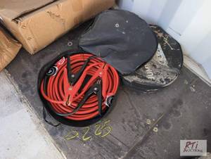 lot 178 image: (2) 25ft 4 gauge jumper cables MDI...