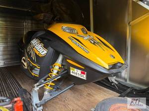 lot 31 image: 2007 Ski Doo REV 600HO snowmobile. ...