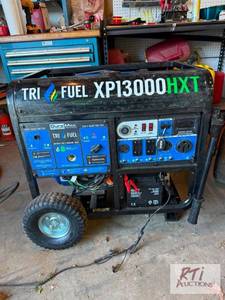 lot 38 image: DuroMax XP13000HXT&nbsp13,000-watt...