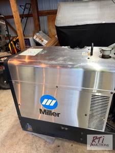 lot 39 image: Miller Trailblazer weldergenerator...
