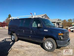 lot 22 image: 2014 Ford E-350 panel van, PROPANE ...