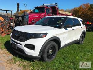 lot 29 image: 2021 Ford Explorer Police Intercept...