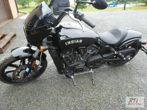 lot 41 image: 2024 INDIAN SCOUT BOBBER SIXTY. VIN...