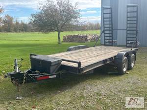 lot 58 image: 1985 Proline 16ft flatbed utility t...