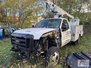 lot 83 image: 2008 Ford F-450 Bucket Parts Truck....