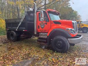 lot 96 image: 2009 International single axle dump...