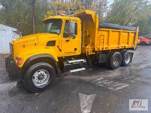 lot 101 image: 2006 MACK CV713 Granite TA dump tr...