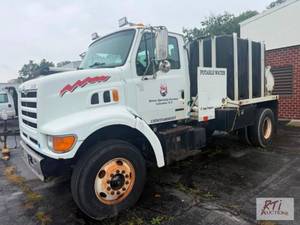 lot 111 image: 2000 Sterling L7500 Series Truck. V...