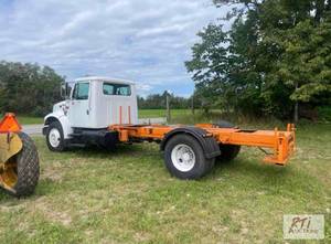 lot 116 image: 1998 International 4900 Truck. VIN...