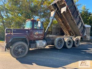 lot 123 image: 1991 Mack RD600 Dump Truck. &nbspV...