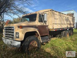 lot 127 image: 1980 International Harvester F1924 ...