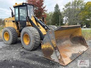 lot 136 image: John Deere 544D Wheel Loader. Enclo...