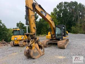 lot 140 image: 2012 Caterpillar&nbsp320DL Excavat...
