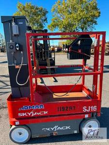 lot 170 image: 2021 Skyjack SJ16 vertical mast lif...