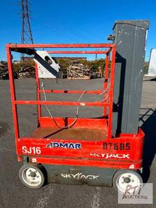 lot 174 image: 2016 Skyjack SJ16 electric vertical...