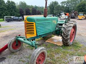 lot 202 image: OLIVER 88 ROW CROP Tractor. Newer R...