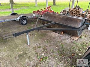 lot 282 image: Pull-Behind Lawn Roller. 7ft fillab...