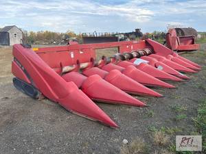lot 320 image: Case IH 2208 8 Row Corn Head. 30in ...