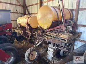 lot 324 image: 6 Row Cultivator with Demco Liquid ...