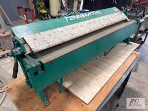 lot 480 image: Tennsmith U48 4ft Sheet Metal Brake...