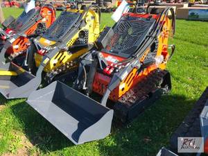 lot 37 image: Vorx NL360 tracked mini skid loader...