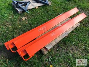 lot 101 image: 2X Pallet fork extensions, (1) is 8...