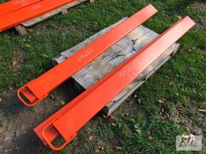 lot 102 image: 2X Pallet fork extensions, (1) is 8...