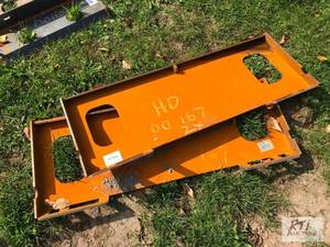 lot 107 image: 2X Solid skid loader mounting plate...