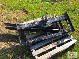 lot 116 image: 3pt mounted pallet forks with 48in ...