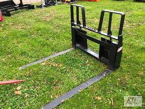 lot 156 image: New Kivel 48in 4200lb skid steer wa...