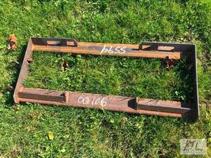 lot 165 image: Skid loader mounting bracket. MDI ...