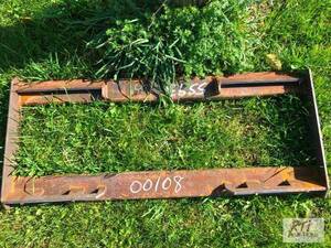 lot 167 image: Skid loader mounting bracket. MDI ...
